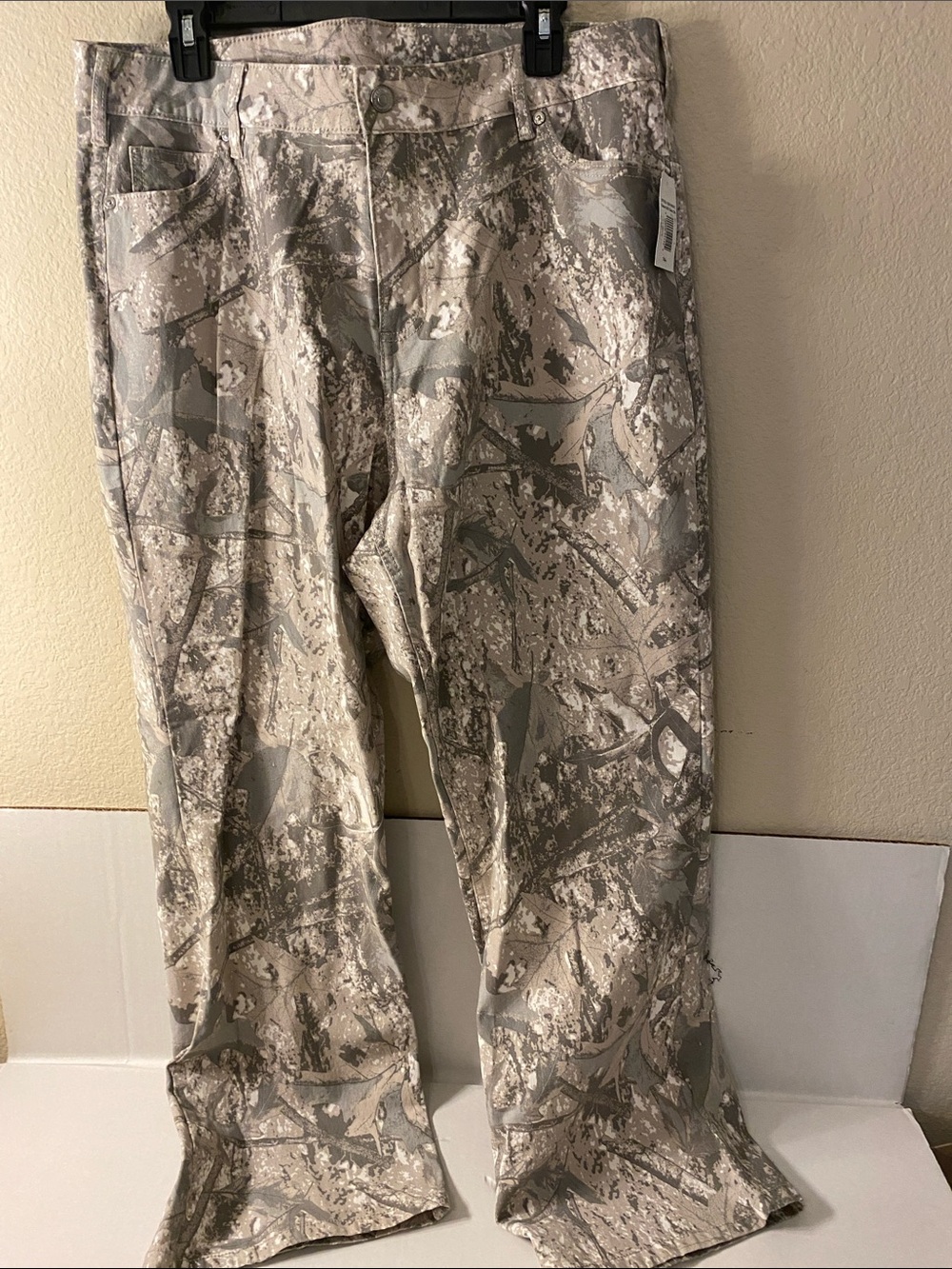 Women's Straight Leg Camouflage Pants in Light Gray and Tan